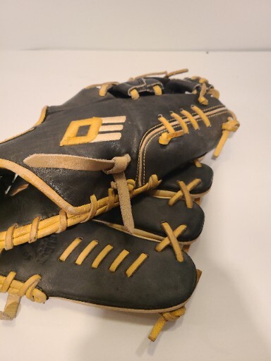 Nike Diamond Elite Show Select 11.25” DWP Broken In Baseball Nike Diamond Elite Show Select 11.25” DWP Broken In Baseball