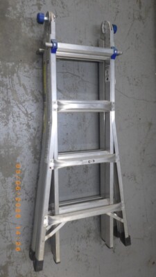 WERNER 17-FOOT REACH MULTI LADDER, 300LBS LOAD CAPACITY, ALUMINUM (TDY026758)