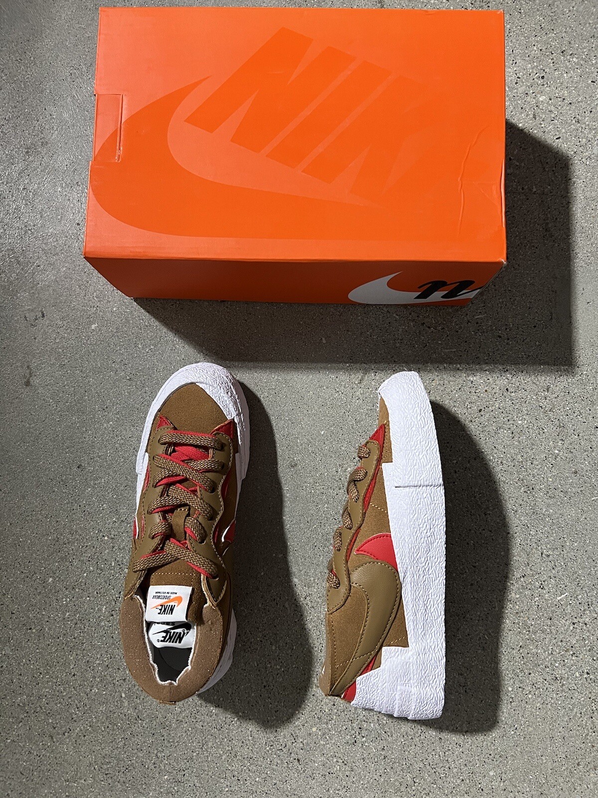 SACAI X NIKE "Taglia 5 Blazer basso Sacai x ""Abbronzatura britannica"""