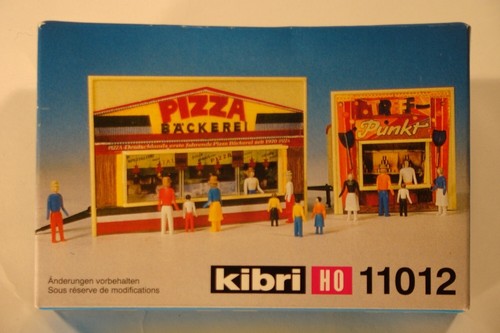 Cabinas de juego de pizza y dardos Kibri 11012 con vagones | Zustand: New