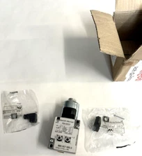 MANNESMANN REXROTH Mecman 8850070650 885 007 065 0 Valve