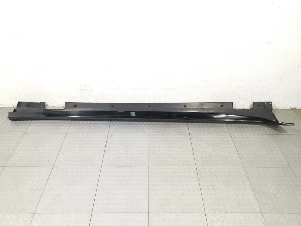 Panel basculante faldón lateral izquierdo Mercedes-Benz 2014 CLS550 tracción trasera 4,7 L color negro OEM Foto 2 de 4