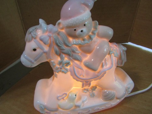 LAMPADA DA NOTTE TAVOLO CAVALLO A DONDOLO, CAMERETTA BAMBINO, PRIMO NATALE BAMBINO, ENESCO - Foto 2 di 7