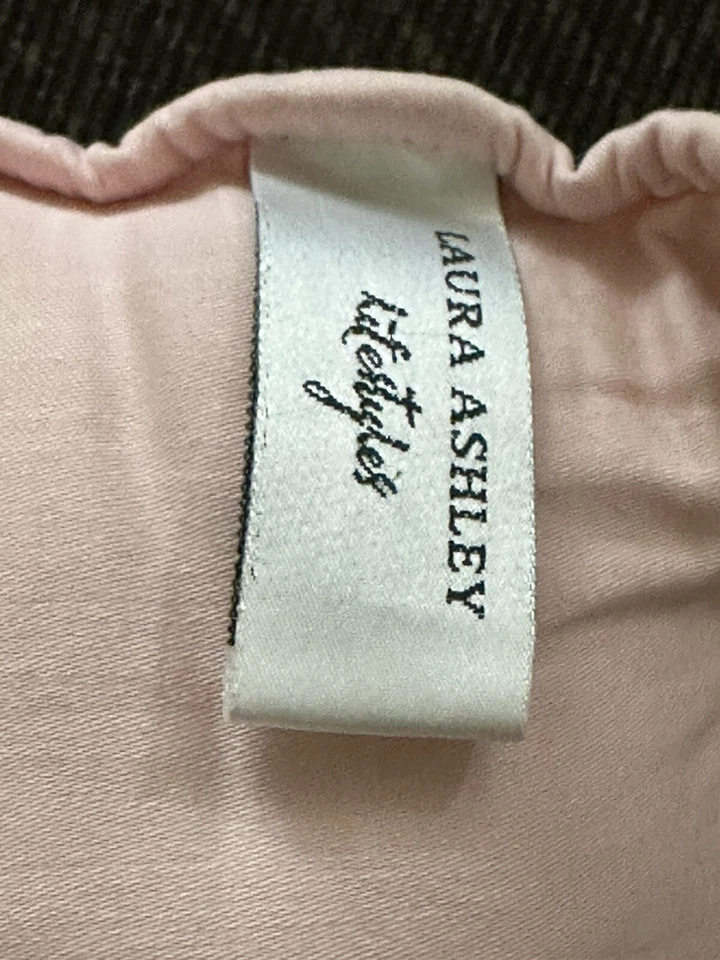 LAURA ASHLEY Lifestyles Set-2 ALMOHADAS DE TIRO marfil y rosa acolchado usado en excelente estado Foto 4 de 4