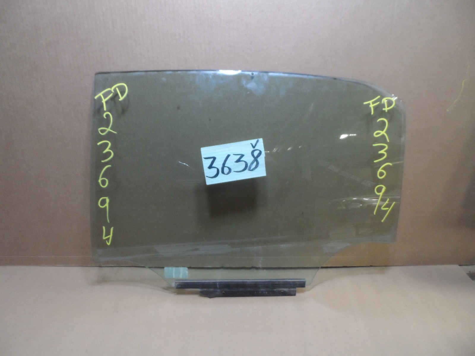 09 10 11 12 13 Toyota Corolla REAR DRIVER Side Door Glass USED #3638-V