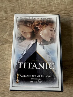 Org. VHS Videokassette TITANIC mit Leonardo DiCaprio & Kate Winslet (1998) - Bild 1 von 3