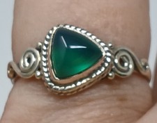 Sterling Silver 925 Translusent Green Gemstone Ring Size 9 Swirl Design RB2-3