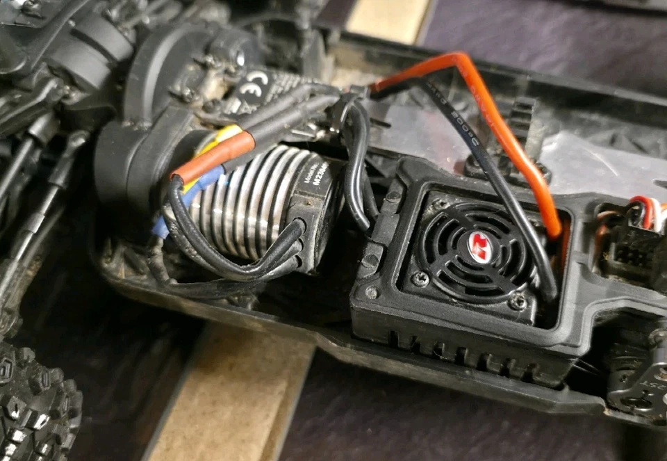 Reely Cimera Black Brushless Monstertruck 1:10 RC Modellauto - Bild 4 von 4