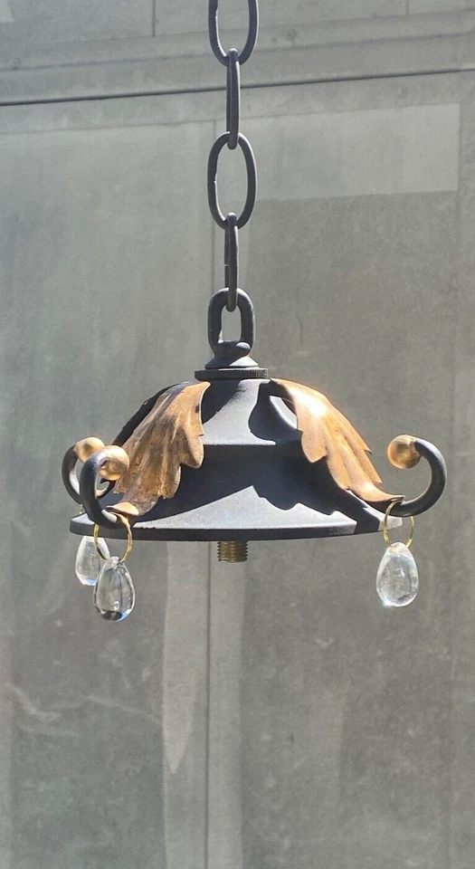 World Imports "Hatillo" Luz Única Mini Colgante Enjaulado Soplado Blanco Vidrio Luz Foto 3 de 4