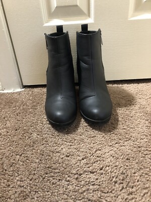 divided black ankle boots