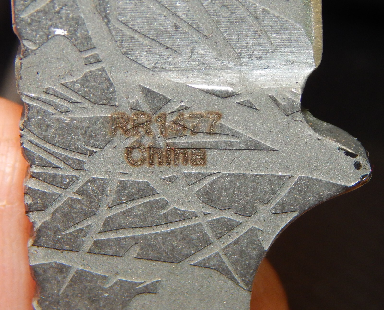 ROUGH RIDER RR1477 CAMO FIXED BLADE NECK KNIFE W/SHEATH NEW IN BOX LQQK