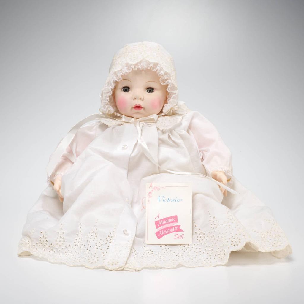 Madame Alexander Victoria 5760 Original Clothes Box/Paperwork 16