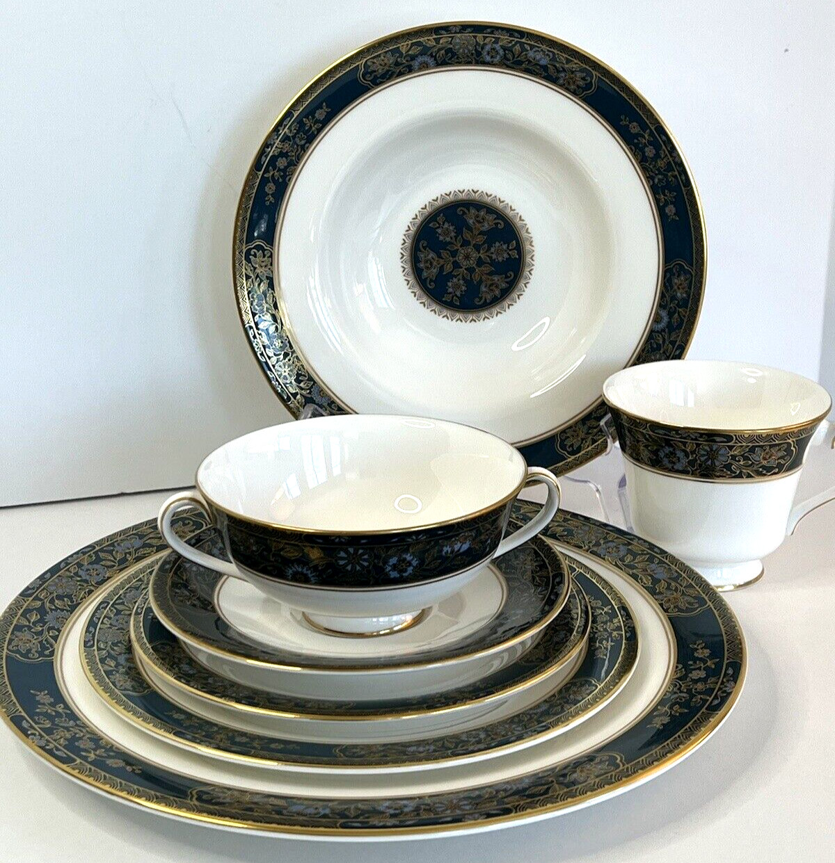 Doulton Carlyle Royal Doulton Dinner Sets Patterns Set (2) Royal