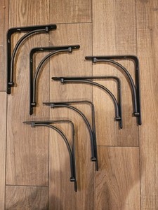New Pair RUBBERMAID 1U84 ANGLE SHELF BRACKETS Wall