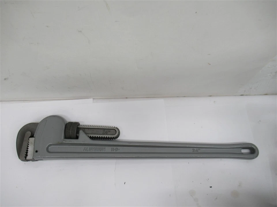  24" Aluminum Straight Pipe Wrench , 3" Pipe Capacity - Image 2 of 3