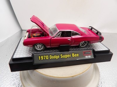 1970 DODGE SUPER BEE    2009 CASTLINE M2 MACHINES DETROIT-MUSCLE   1:64 DIE-CAST