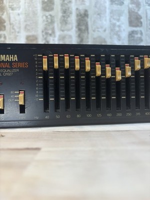 タイムセール プロフェッショナル EQ イコライザー ヤマハ Q1027 Yamaha Q1027 Professional Series 27 Band Graphic Equalizer for