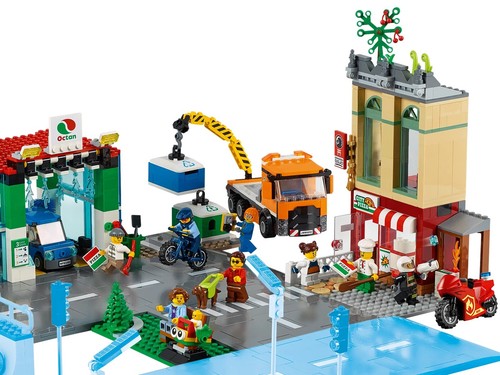 LEGO City Town Center 60292 Building Kit (790 Pieces) Building Kit NEW 2021 - Picture 9 of 10