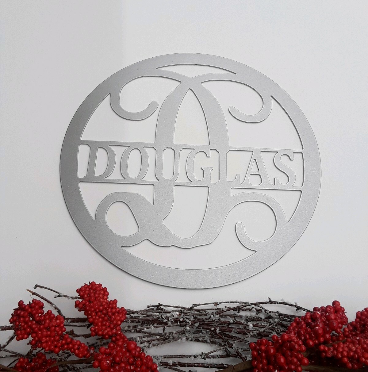 как выглядит Split Monogram Door Hanger Personalized Wreath Family Last Name Sign Initial фото