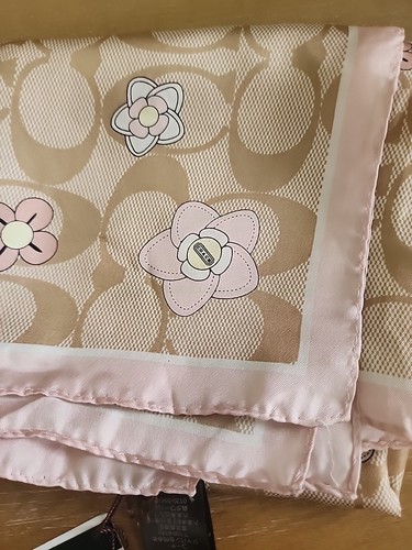 Coach Sig C Blumen App Druck Seide Quadrat Schal weiß großer Hals Kopf 27X27 Neu mit Etikett - Bild 3 von 14
