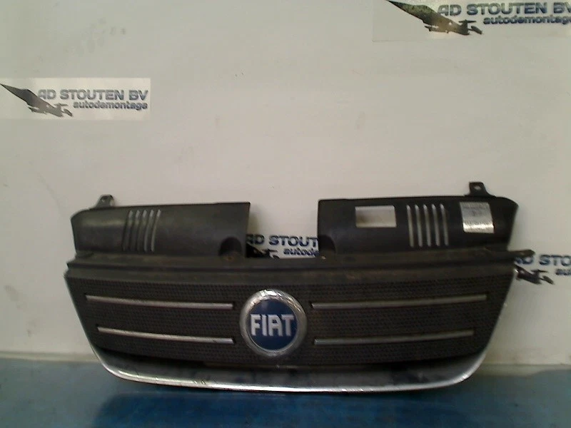 Parrilla Fiat Idea (350AX) MPV 1.4 (350.A.1000) 2004 Foto 4 de 4