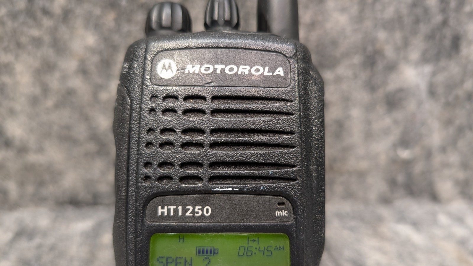 Motorola HT1250 VHF Two-Way Radios AAH25KDF9AA5AN with Battery