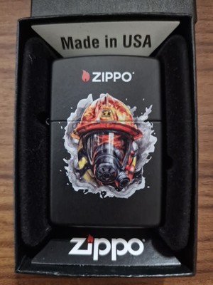 Zippo - 2024 Firefighter Design, neu, unbenutzt, ungebrannt, verpackt mattschwarz lackiert
