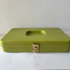 Vintage Wil-Hold Wilson MFG Corp. Sewing Box Thread Organizer Green w/contents