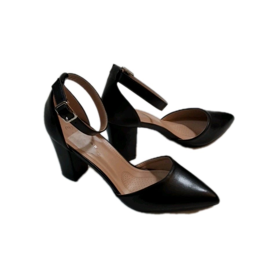 Forever  3 1/2 Inch heels size 9 Black Strap image 3