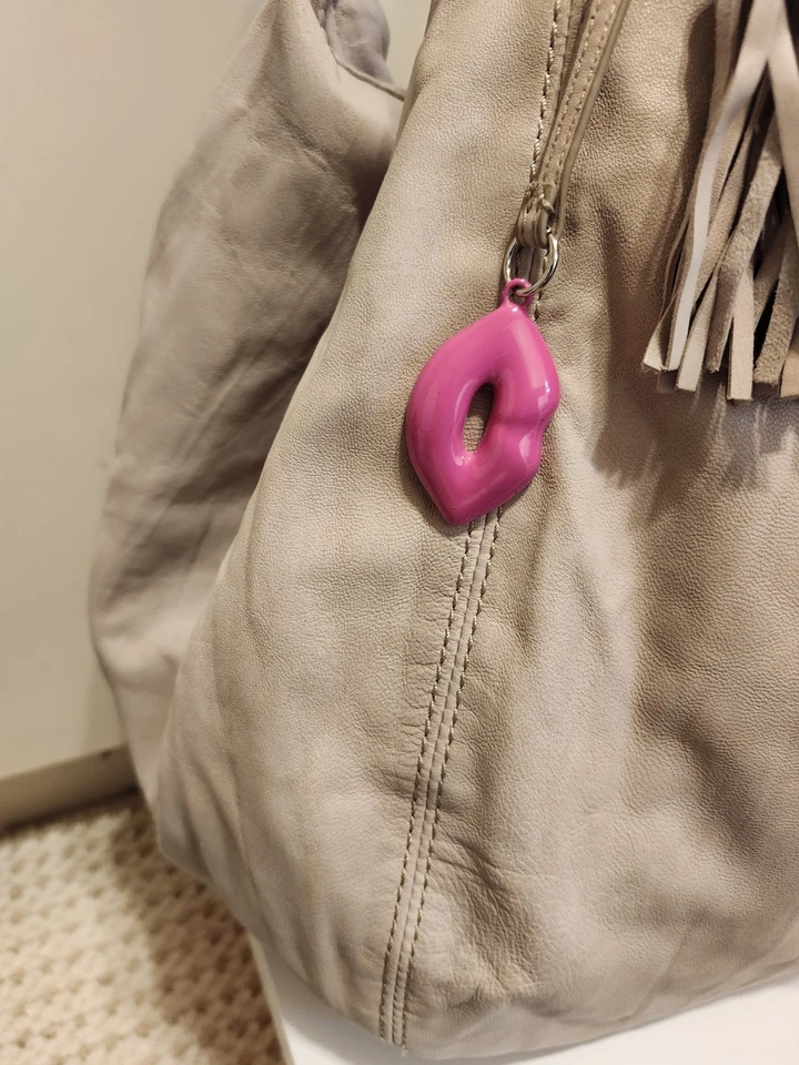 Vintage Mint Y2K Betsey Johnson Tan Lambskin Leather Handbag Satchel w/Puffy Bow - Image 4 of 4