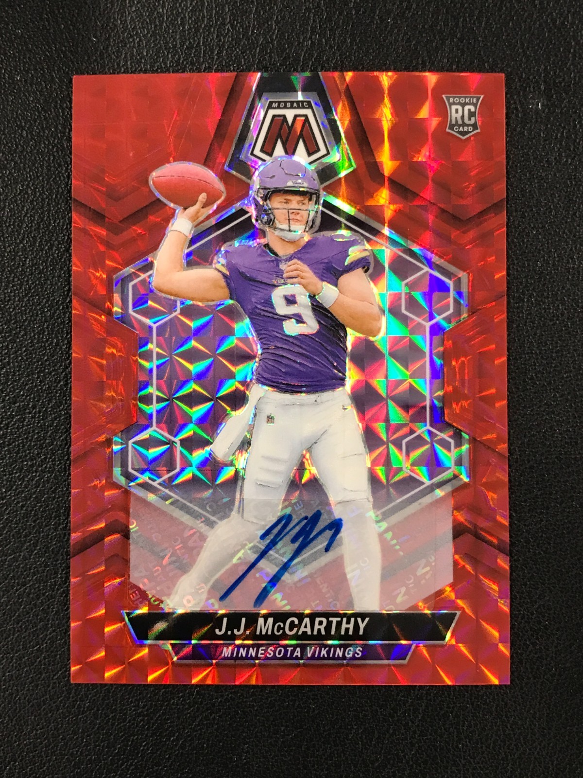 2024 Panini Mosaic #310 J.J. McCarthy RC Rookie Auto Red Mosaic /199 No Reserve