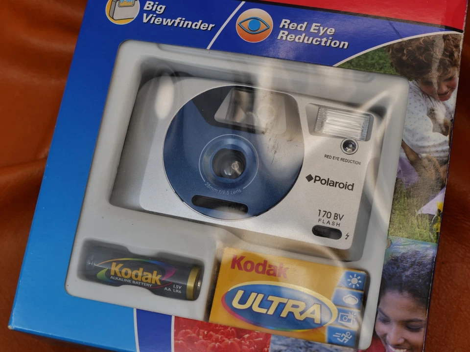 #2284 Polaroid 170 BV Flash + FILM 35mm Point and Shoot Film Camera - Image 2 of 4