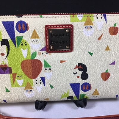 Disney Parks Dooney & Bourke Snow White And The Seven Dwarfs