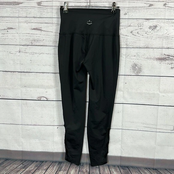 beyond-yoga high rise cutout smooth compression leggings