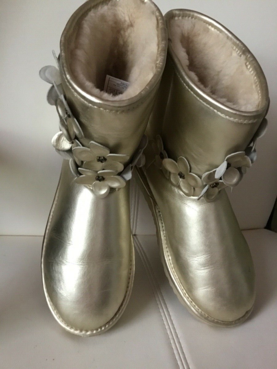 UGG CLASSIC SHORT FLORA Gold BOOTS US 5 1010291Y | eBay