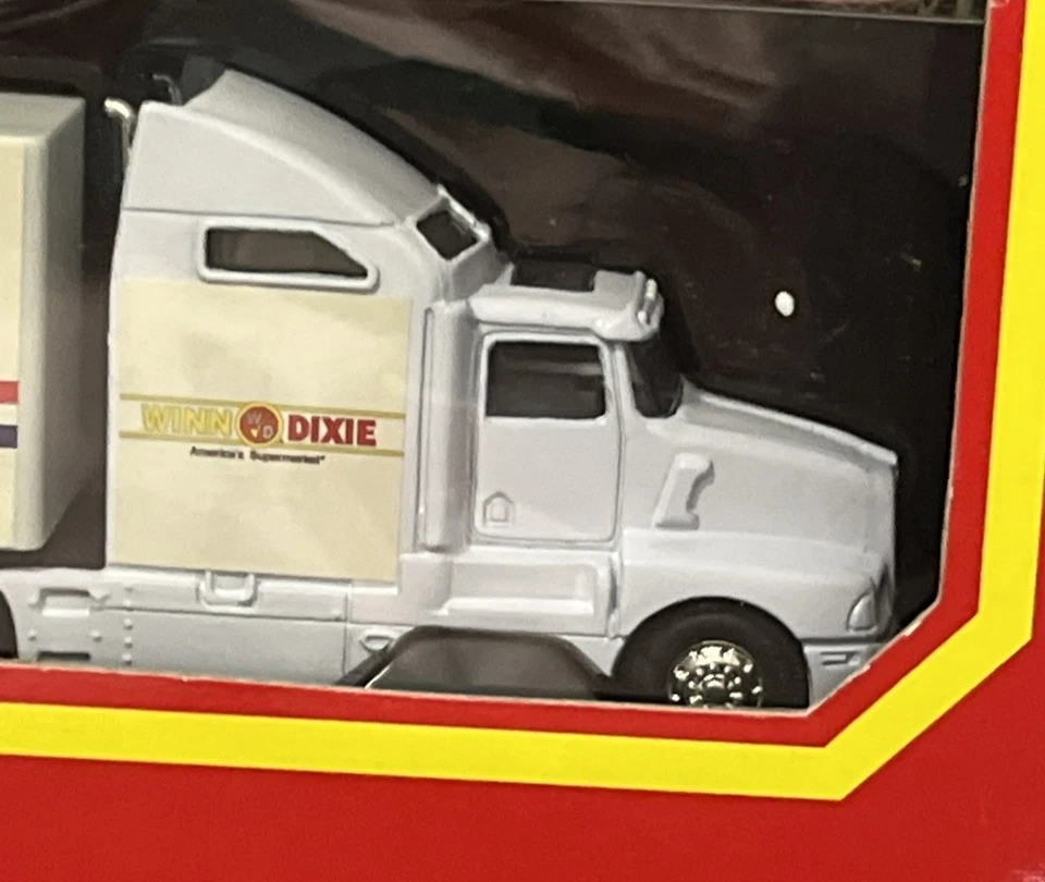 Remolque de 18 ruedas Winn Dixie vintage escala 1:64 transportador y cabina diecast nuevo en caja Foto 3 de 4
