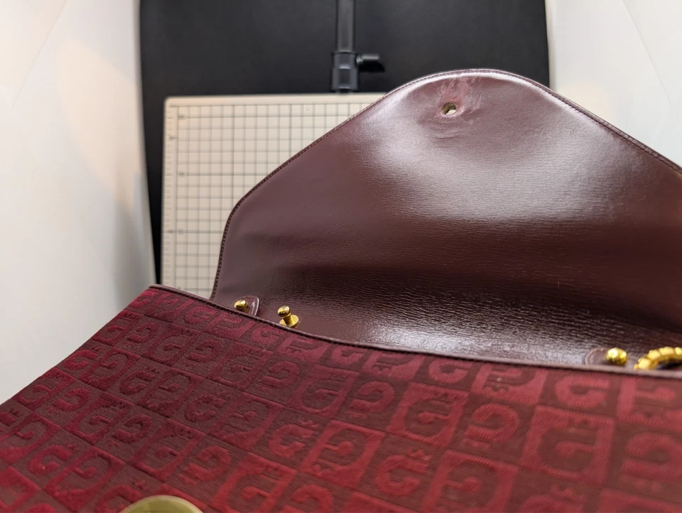 Bolso sin asas Comtesse vintage con logotipo rojo vino herrajes dorados con Alemania Foto 4 de 4