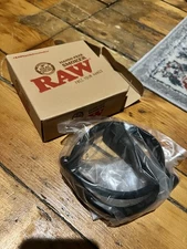New RAW Rolling Papers HANDS FREE SMOKER Catcher Finale V2 Attached ADJUSTABLE 