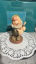 Walt Disney Classics Collection Snow White and the Seven Dwarfs SNEEZY Figurine