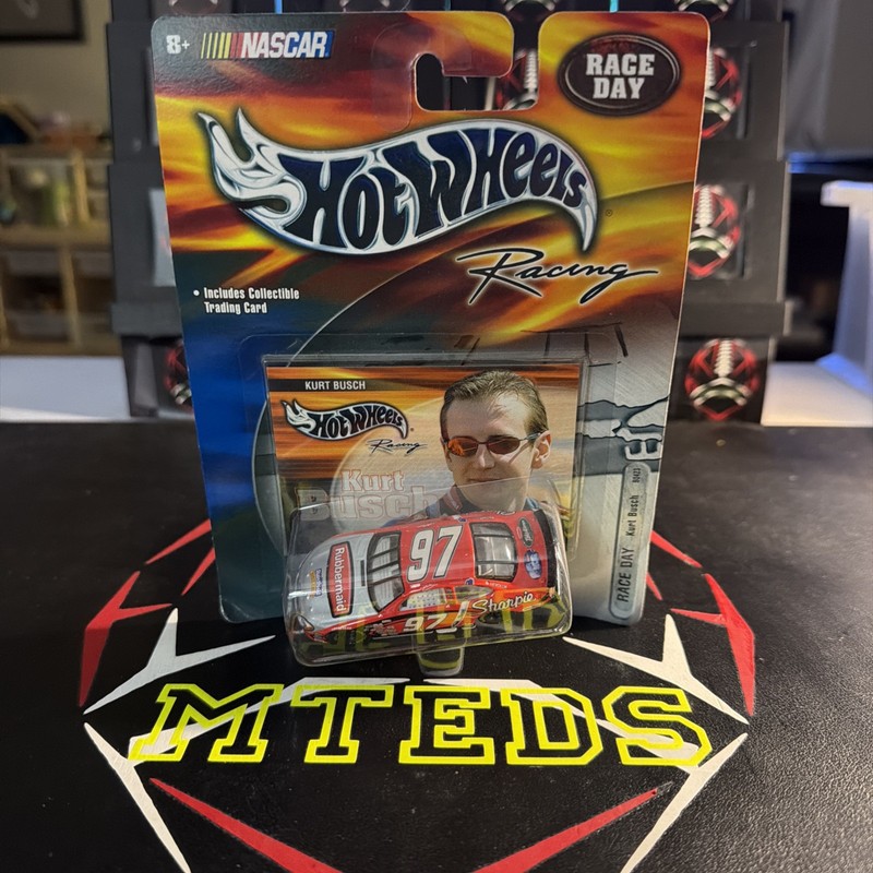 Kurt Busch 2002 Hot Wheels Rubbermaid 1/64 Die-Cast