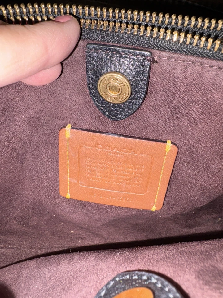 Coach Black Pebble Leather 2 Zip Compartments SLIM TURNLOCK CROSSBODY Bag - Image 4 of 4