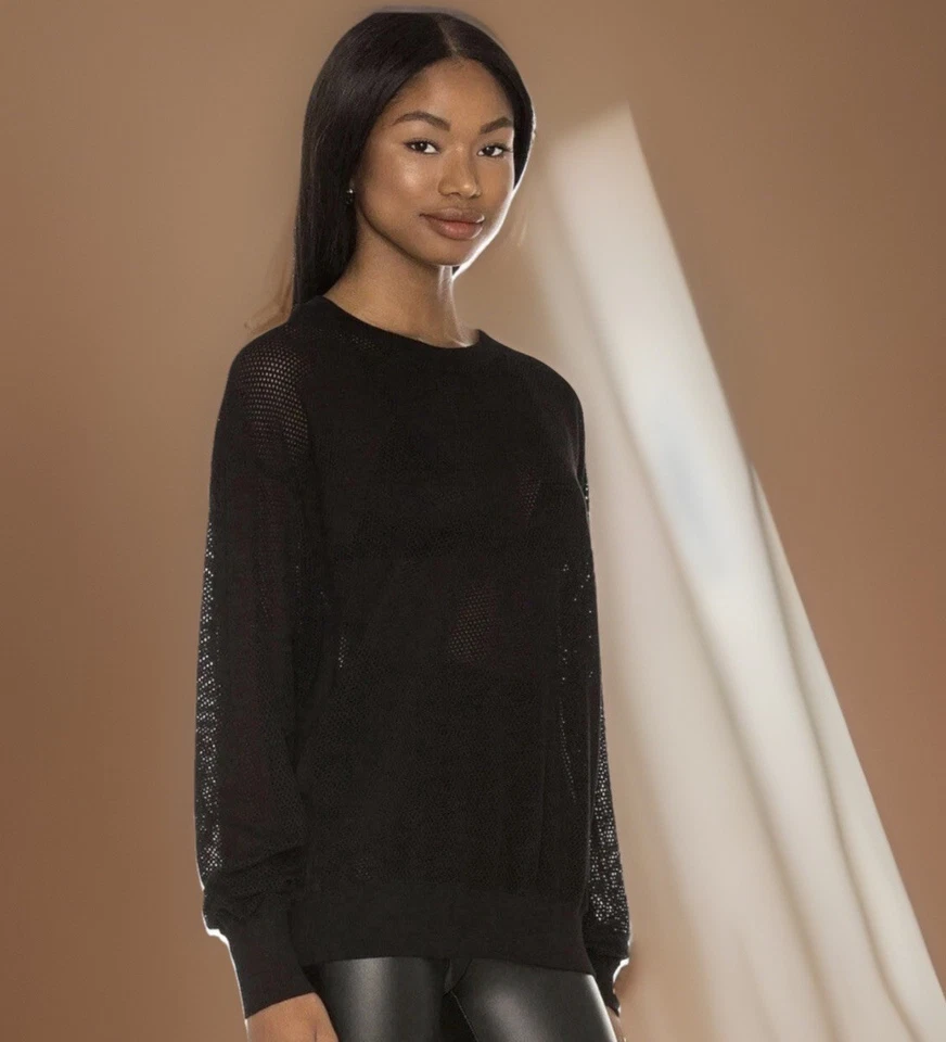 Camisa MICHAEL STARS Mujer OS Negra Red de Pesca Manga Larga Gigi Pullover $118 Usada en Excelente Condición Foto 2 de 4