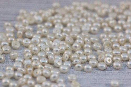 2.5-3mm White freshwater pearl loose button flat back cabochons 50pcs Wholesale - 第 1/4 張圖片