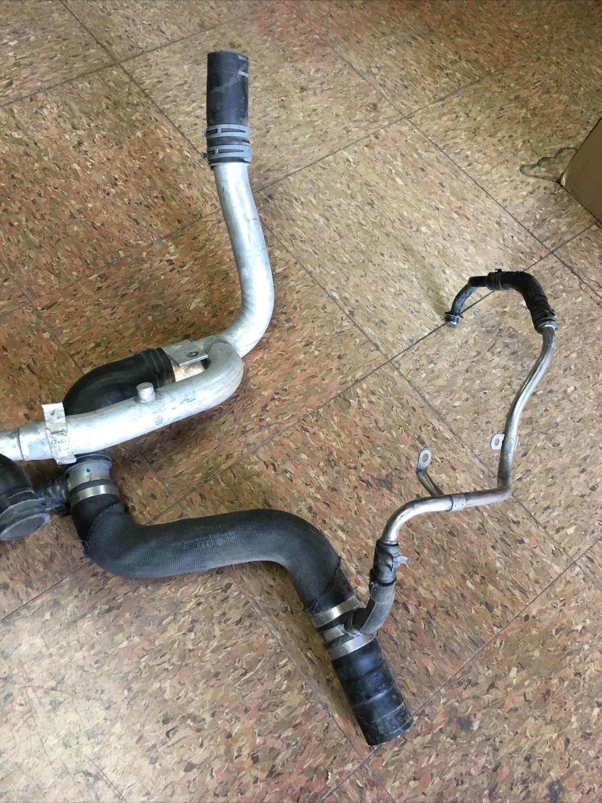 Audi R8 2008-2015 REAR+RIGHT Coolant pipe P/N 079121065BH