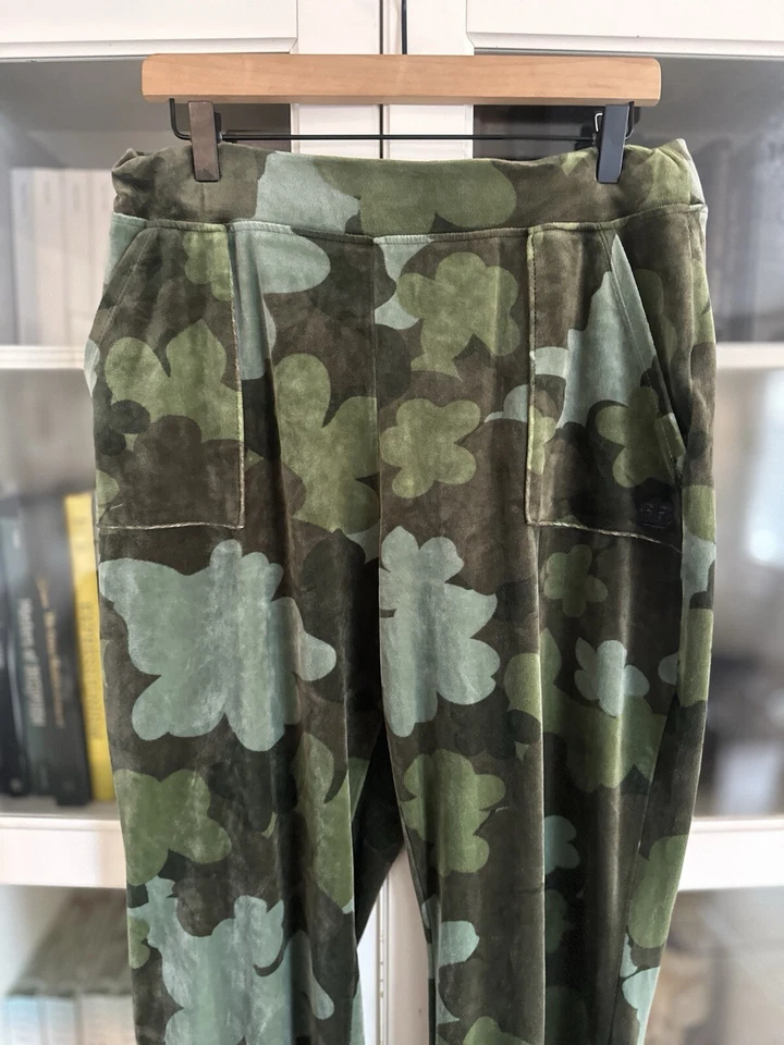 Juicy Couture Camuflaje Floral Verde, Mujer Cintura Elástica Terciopelo Pantalones Talla Grande Foto 4 de 4