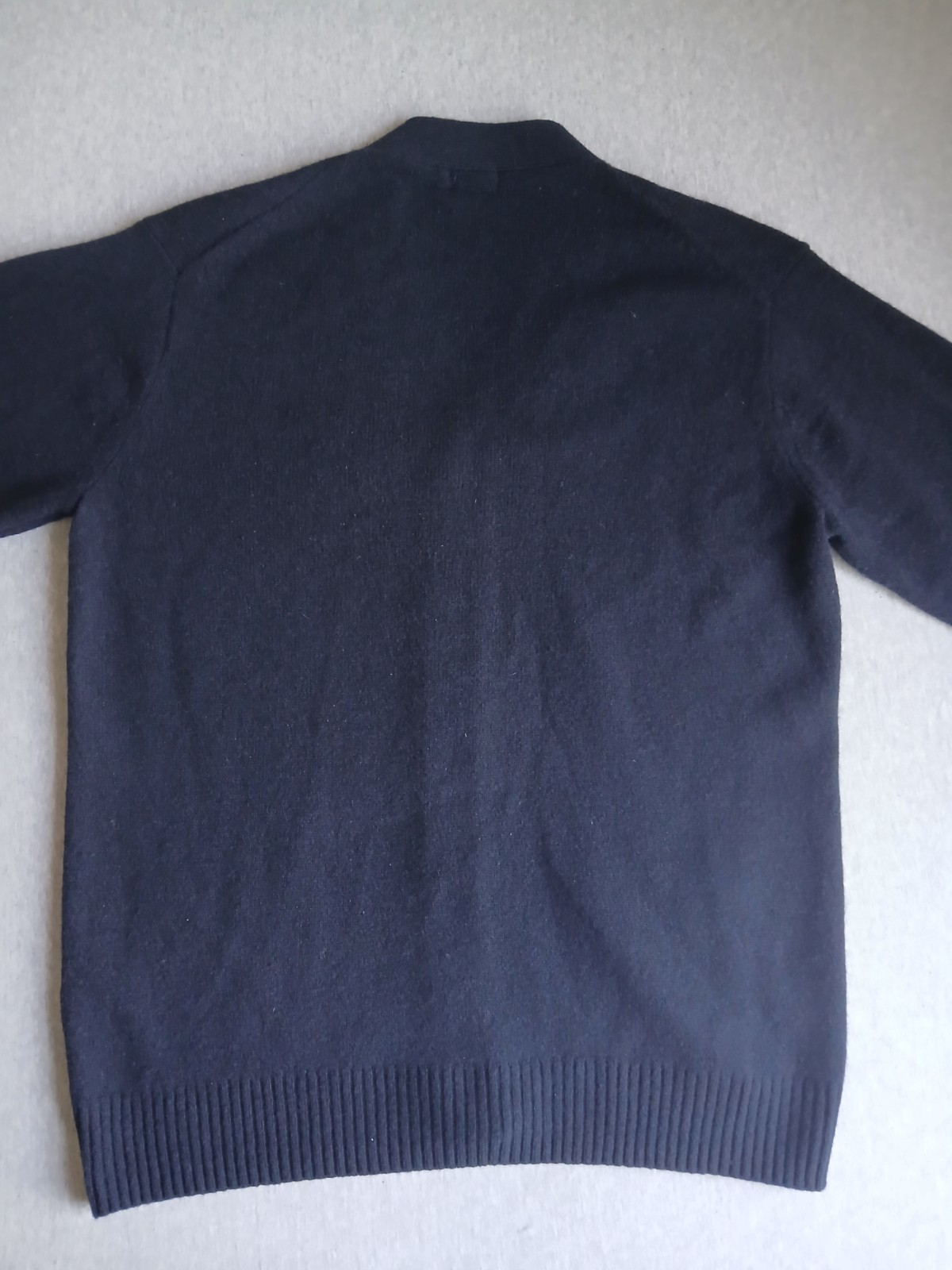 Uniqlo Sweater Mens Medium Cardigan 100 Wool V Neck Grandpa Preppy Minimalist  thumbnail 11