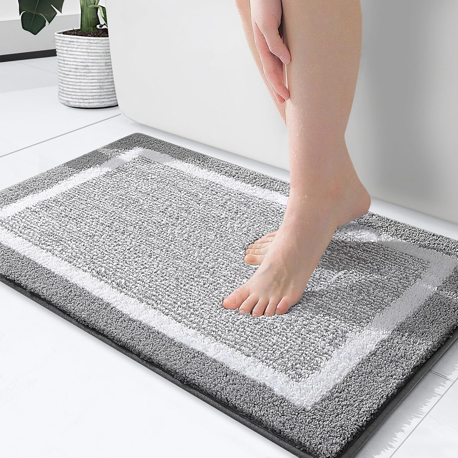 Soft Non-Slip 24x16 Microfiber Bath Mat for Bathroom