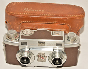 VINTAGE REVERE STEREO 33 CAMERA W/CASE. WORKING WELL.