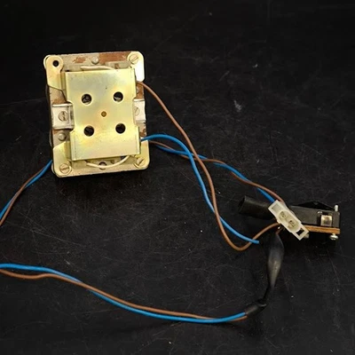 Moteur Pour Platine BSR P128R — Fonctionnel - Photo 1/4