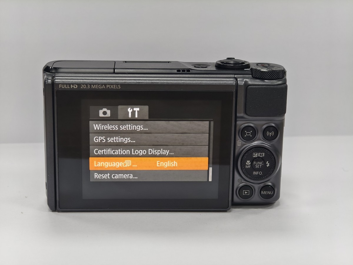 Canon PowerShot SX730 HS 20.3 MP Flip Screen Digital Camera 40x